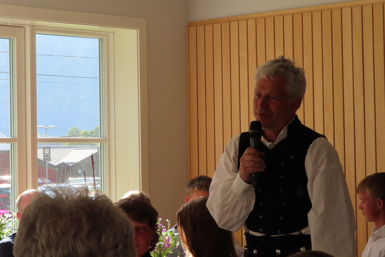 Rektor held tale