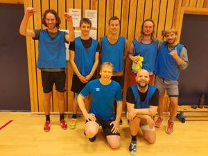 Elev- og tilsettlaget frå Sogn Jord- og Hagebruksskule tok fjerdeplassen under Inkon-cup 2025 i Aurlandshallen.