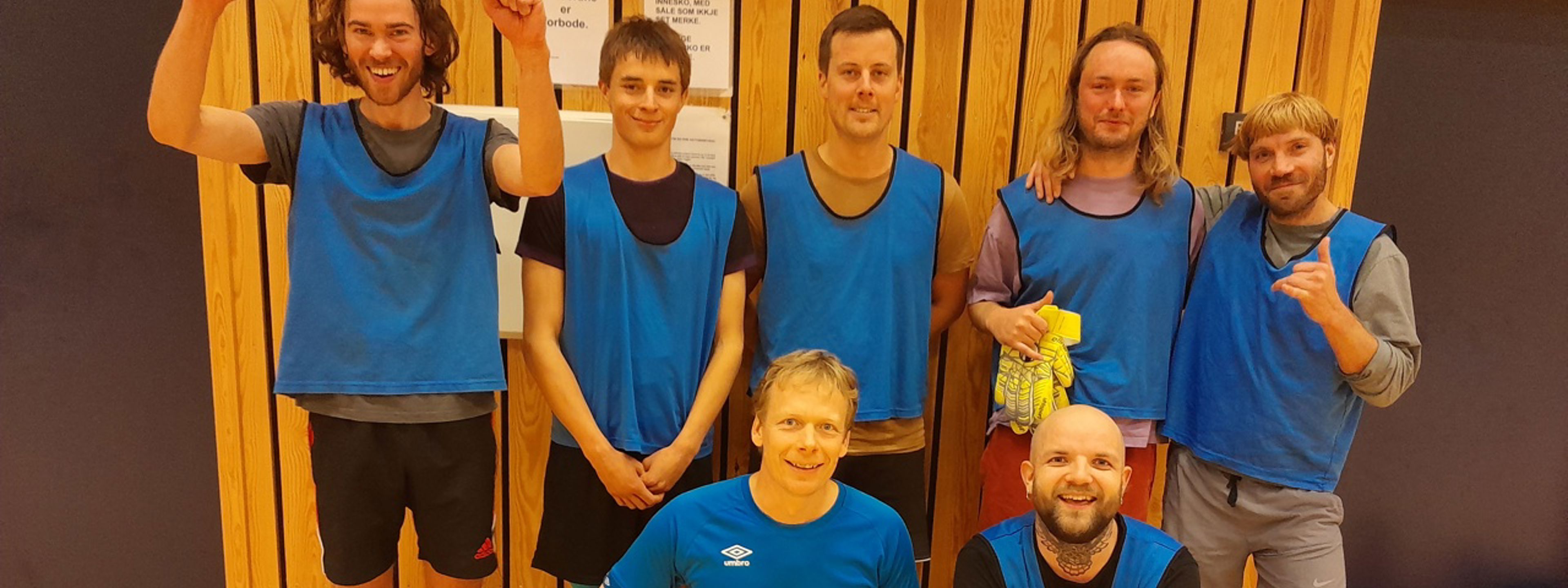 Elev- og tilsettlaget frå Sogn Jord- og Hagebruksskule tok fjerdeplassen under Inkon-cup 2025 i Aurlandshallen.