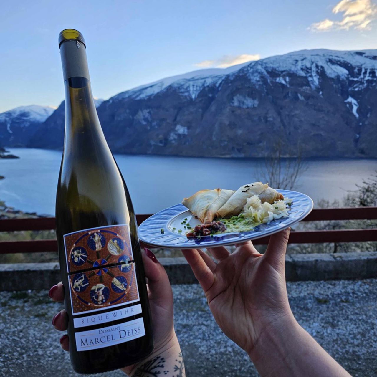 Mat og vin med utsikt