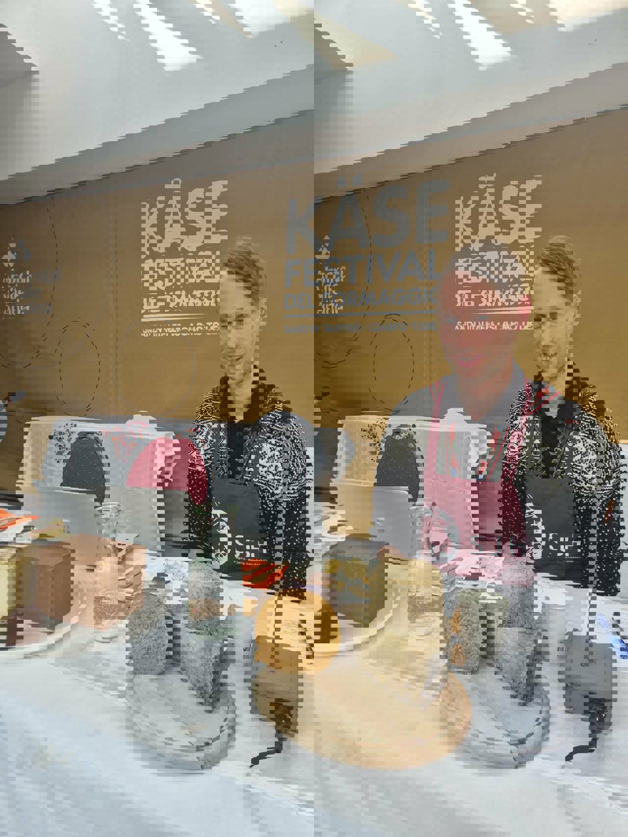 Foredrag om norsk ostetradisjon og gamalost under ostefestivalen i Sand in Taufers.